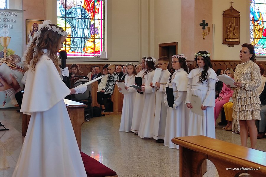 22 Eucharystia I-komunijna.jpg